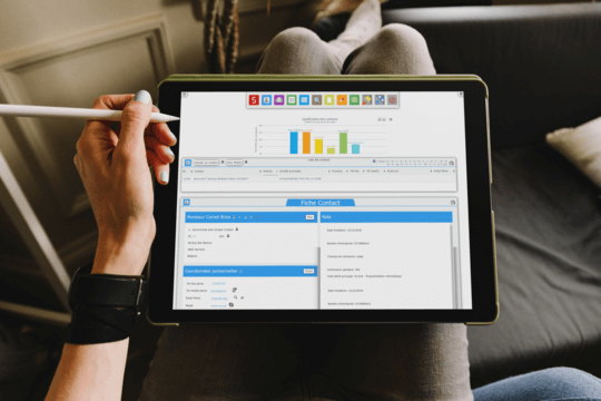 la fiche contact dans le CRM